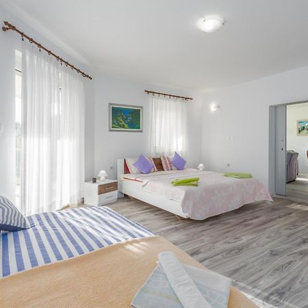 Apartmani Natasa 브르사르 외부 사진